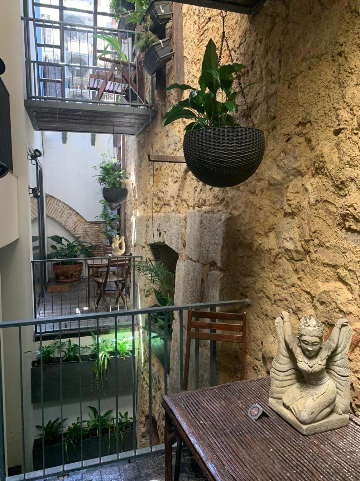 Old Stables Chiado - 2 Bedroom In The Heart Of Lisboa Eksteriør billede