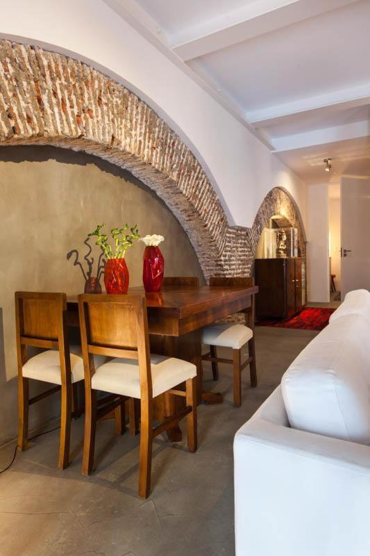 Old Stables Chiado - 2 Bedroom In The Heart Of Lisboa Eksteriør billede