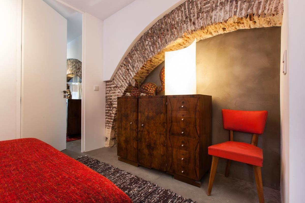 Old Stables Chiado - 2 Bedroom In The Heart Of Lisboa Eksteriør billede